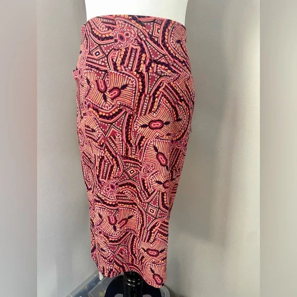 LuLaRoe Cassie Pencil Skirt NWT Fitted Knee Length Red Multicolor Abstract - Picture 3 of 8